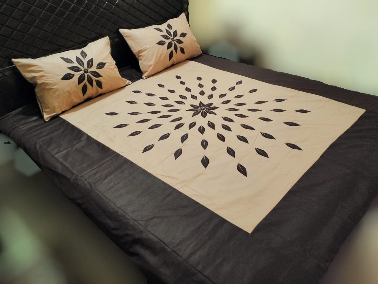 Aplic Work Cotton Bedsheet - Image 2